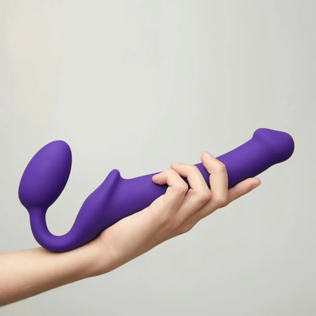semi-realistic-bendable-strap-stan-nowy