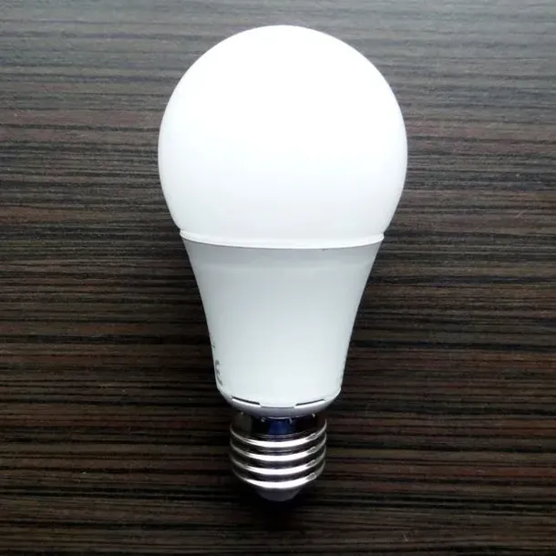 zarowka-led-smd-e27-95w-850lm-3000k-e27-stan-nowy