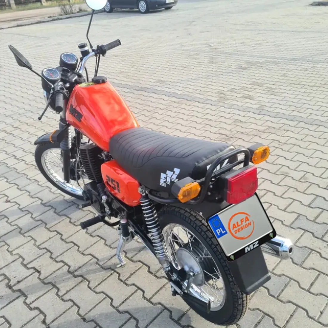 ramka-tablicy-mz-moto