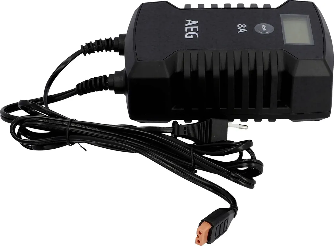 prostownik-ladowarka-do-akumulatora-12v-8a-24v-4a