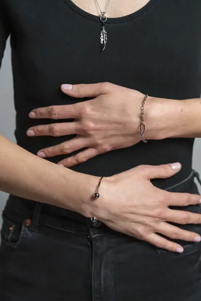 bransoletka-bangle-ze-srebra-kolor-dominujacy-srebrny