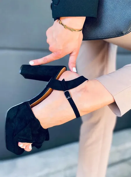sandalki-na-platformie-adella-black-36-stan-nowy