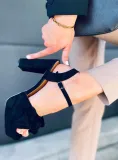 sandalki-na-platformie-adella-black-36-stan-nowy