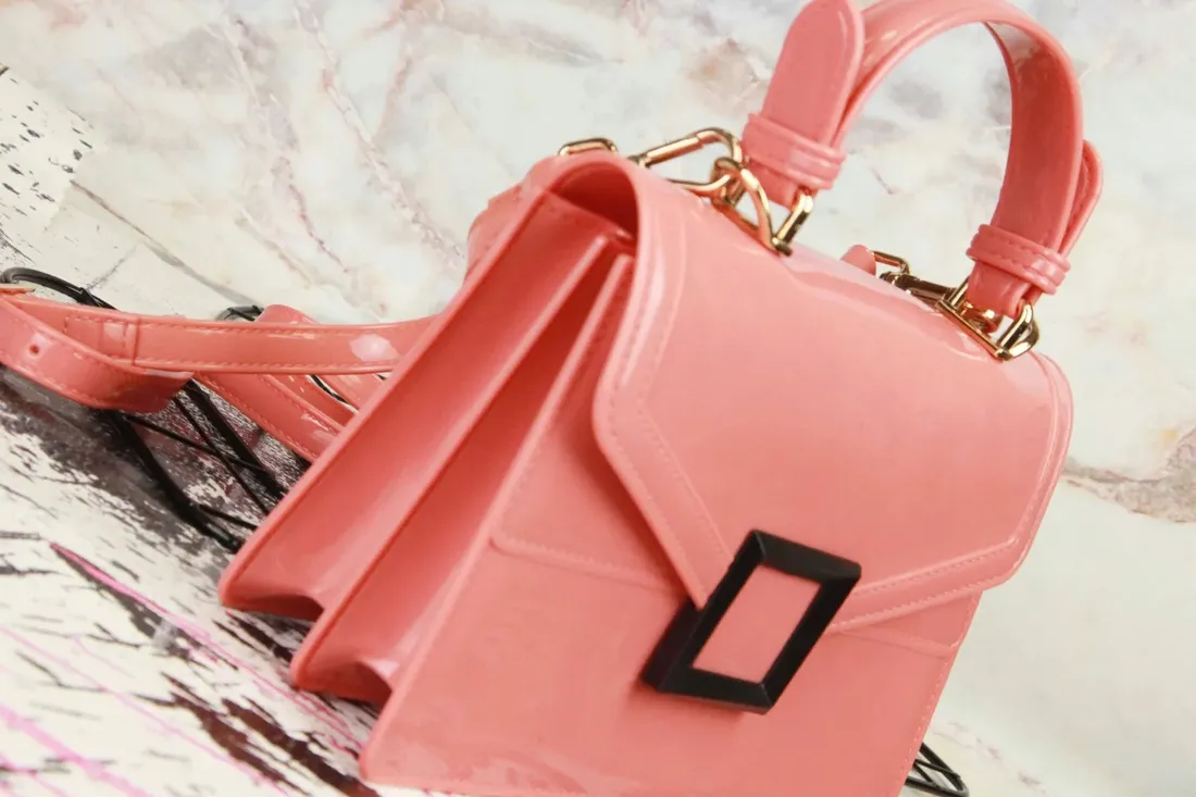 torebka-damska-na-ramie