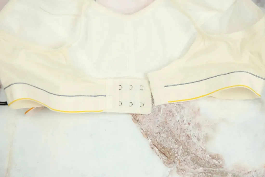 biustonosz-stanik-152-158