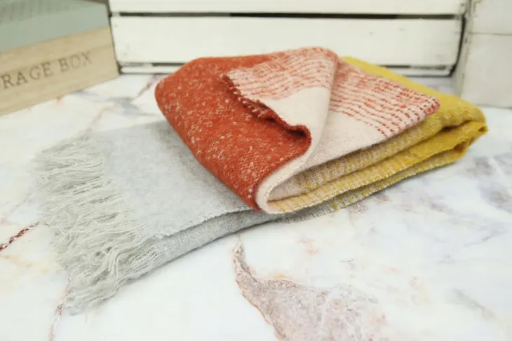 szal-chusta-damska-plec-produkt-damski