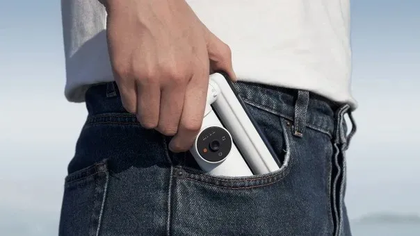 insta360-flow-creator-kit-summit-white