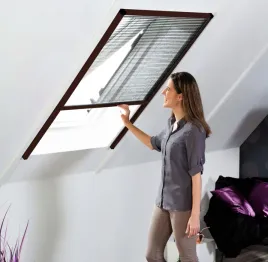 moskitiera-na-okno-dachowe-rama-aluminiowa-siatka-na-poddasze-110x160cm