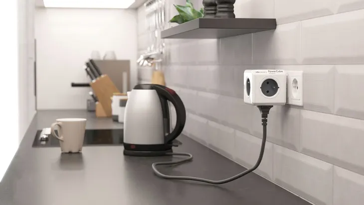 rozgaleznik-5-gniazdek-allocacoc-powercube-czerwony-marka-allocacoc