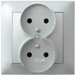podwojne-srebrne-gniazdo-elektryczne-podtynkowe-z-uziemieniem-z-ramka-gp-2y