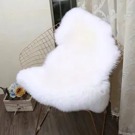 skora-owcza-sztuczne-futerko-salon-90-95-cm