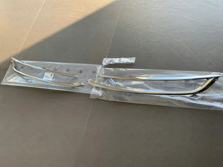 oryg-listwa-chrom-lewa-prawa-zderzaka-przod-citroen-c4-picasso-1617536780-numer-katalogowy-czesci-1617536780