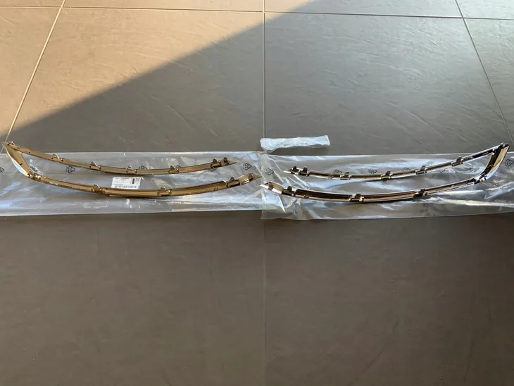 oryg-listwa-chrom-lewa-prawa-zderzaka-przod-citroen-c4-picasso-1617536780-numery-katalogowe-zamiennikow-1617536780