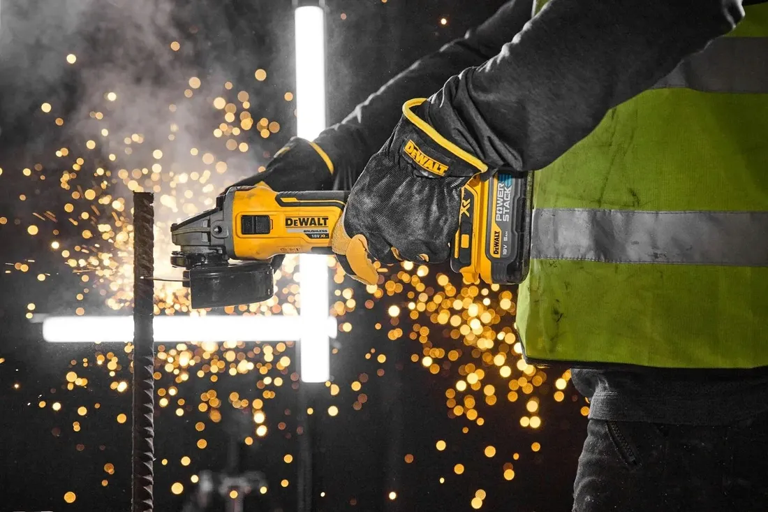 dewalt-szlifierka-katowa-18v-powerstack-dcg405h2t