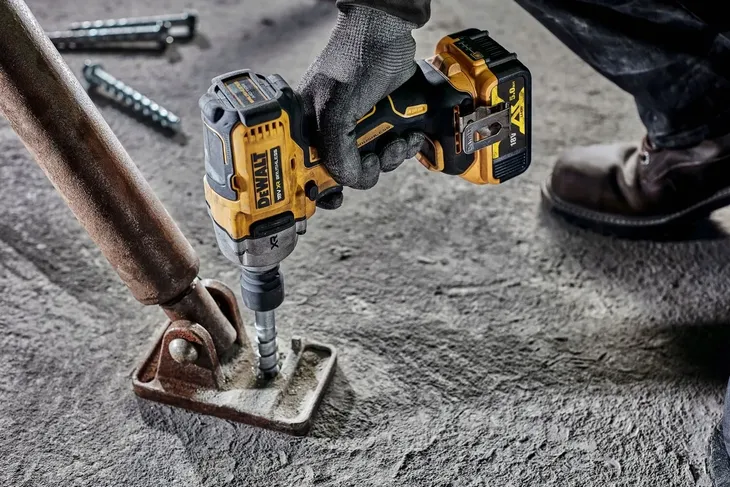 dewalt-klucz-udarowy-1-2-powerstack-dcf891h2t-maksymalny-moment-obrotowy-wkrecanie-miekkie-812-nm