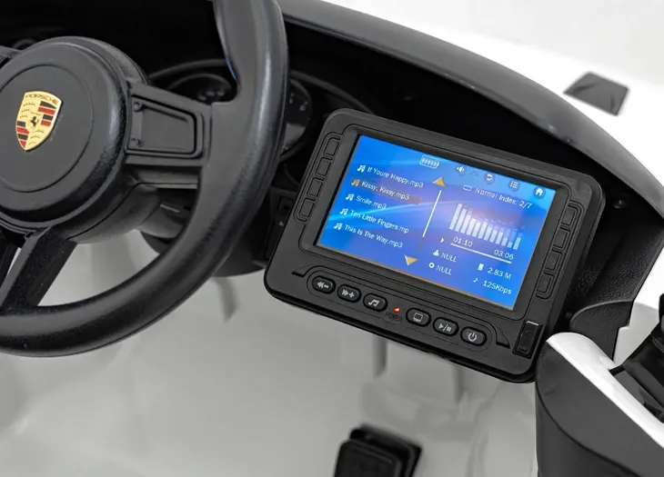 auto-porsche-spyder-rs-718-mp4-bialy-na-akumulator-dla-dzieci-gratisy-czas-ladowania-10-h