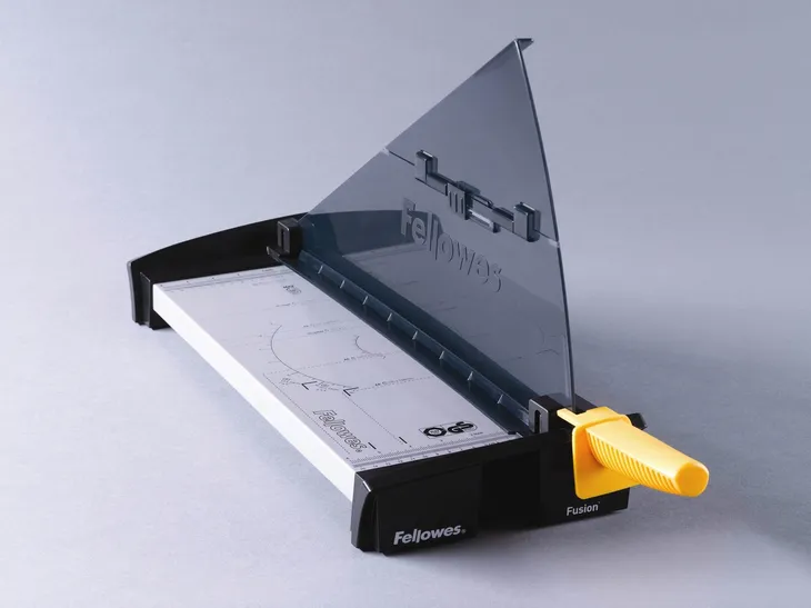 gilotyna-reczna-fellowes-waga-z-opakowaniem-3-28-kg-rodzaj-gilotyny-reczna