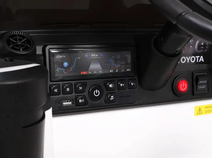 auto-toyota-land-cruiser-prado-bialy-na-akumulator-dla-dzieci-gratisy-pojemnosc-akumulatora-7-ah