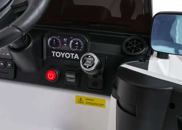 auto-toyota-land-cruiser-prado-bialy-na-akumulator-dla-dzieci-gratisy-czas-ladowania-10-h