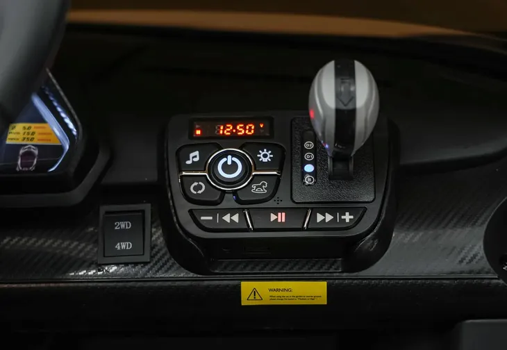 auto-lamborghini-veneno-bialy-na-akumulator-dla-dzieci-gratisy-czas-ladowania-10-h