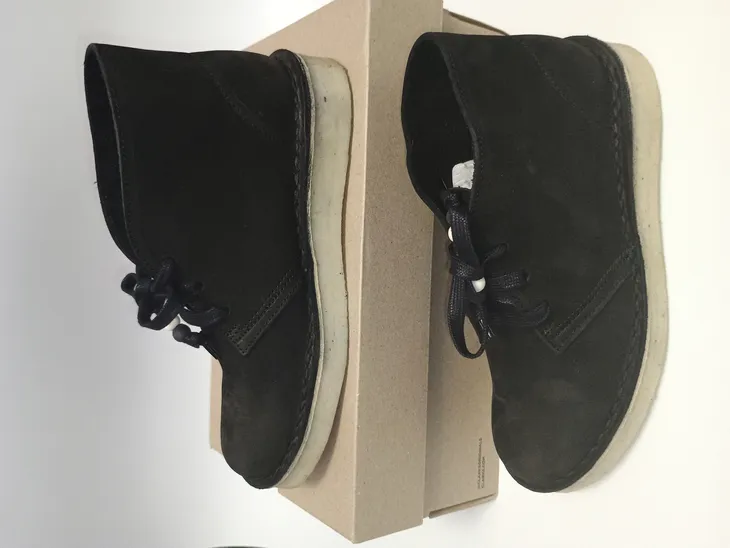 botki-clarks-czarne-zapiecie-inne