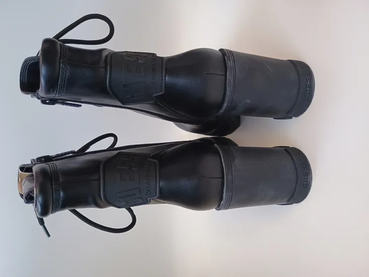 botki-guess-czarne-marka-guess