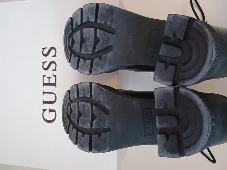 botki-guess-czarne-zapiecie-inne