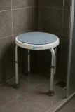 obrotowy-taboret-pod-prysznic