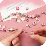 zestaw-prezentowy-stitch-torebka-dla-dziewczynki-bransoletki-dla-dzieci-nazwa-zestaw-bransoletek-dla-dzieci-torebka