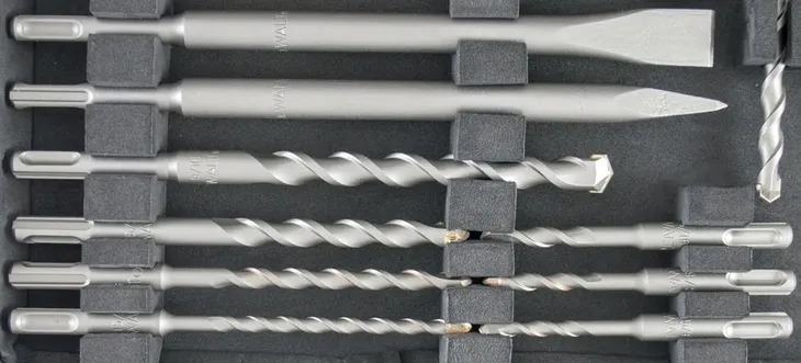 dewalt-d25333k-mlotowiertarka-950w-35j-sds-15cz-energia-udaru-3-5-j