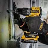 wkretarka-18v-2x17ah-powerstack-dewalt-dcd805e2t-maksymalna-srednica-wiercenia-w-drewnie-55-mm