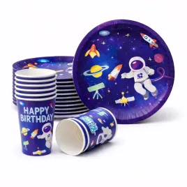 zestaw-talerzyki-i-kubki-papierowe-kosmos-astronauta-na-urodziny-eko
