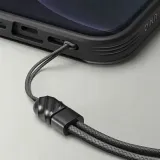 uniq-etui-transforma-iphone-13-czarny-marka-uniq