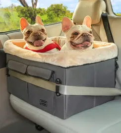 fotelik-samochodowy-podwyzszajacy-do-podrozy-dla-psa-petsfit