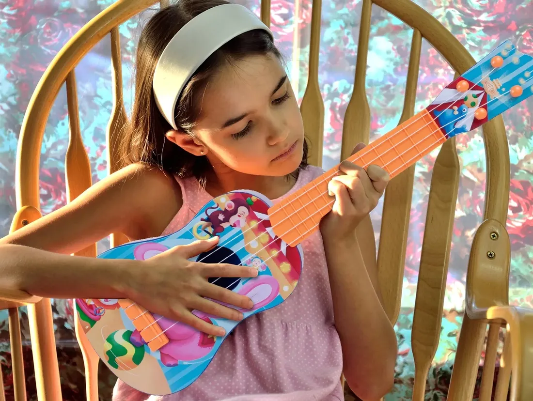 gitara-gitarka-dla-dzieci-struny-54-cm