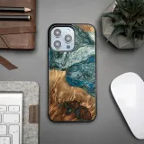 etui-bewood-unique-iphone-14-pro-max-planets-ziemia-stan-nowy
