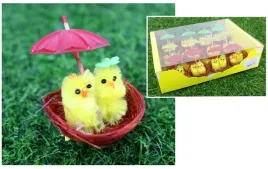kurczaczek-wielkanocny-dekoracja-dwa-kurczaczki-pod-parasolem-swa-15120-