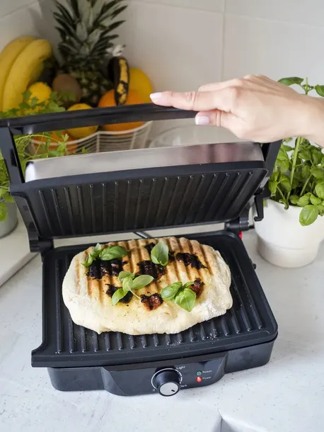 grill-eldom-gk150-2000w-waga-z-opakowaniem-0-3-kg-stan-opakowania-oryginalne