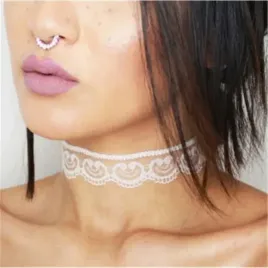 naszyjnik-bialy-choker-azurowy