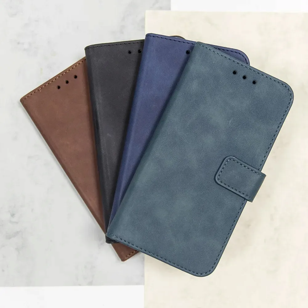 etui-smart-velvet-do-iphone-12-brazowy