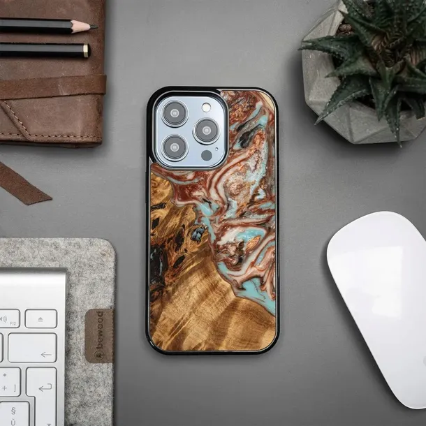 etui-bewood-unique-iphone-14-pro-planets-jowisz-stan-nowy