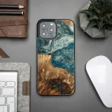 etui-bewood-unique-iphone-13-pro-max-planets-ziemia-stan-nowy