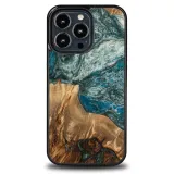 etui-bewood-unique-iphone-13-pro-planets-ziemia