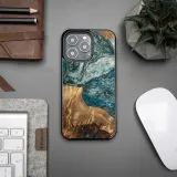 etui-bewood-unique-iphone-13-pro-planets-ziemia-stan-nowy