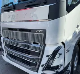 tablica-reklamowa-na-przedni-grill-volvo-logo-fh5-2023