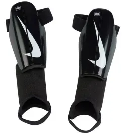 ochraniacze-pilkarskie-nike-charge-dx4610-010