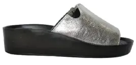 wygodne-klapki-t-sokolski-l23-346-srebne-r40