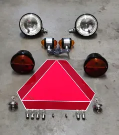 zestaw-lamp-oswietleniowych-z-zarowkami-c-330