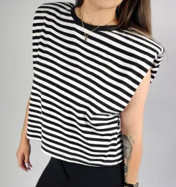 t-shirt-padded-oversize-stripes-poduszki-na-ramionach-divaya
