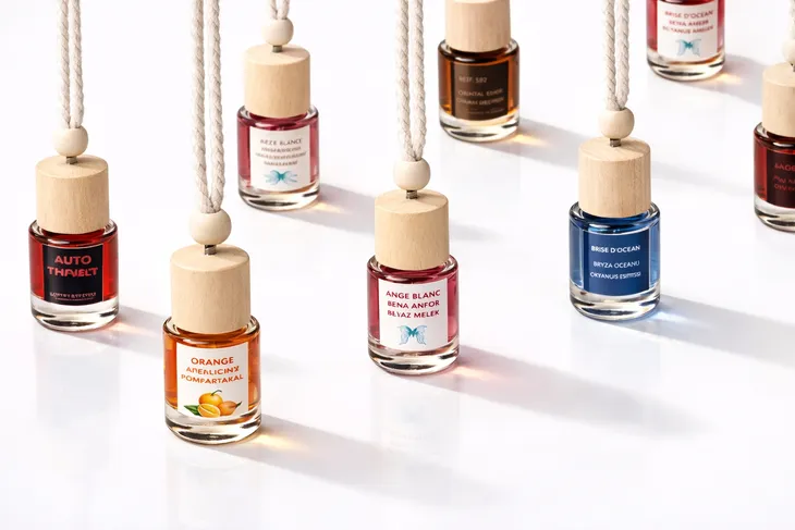 shaik-zapach-do-samochodu-bombshell-8-ml-perfumy-do-auta-stan-opakowania-oryginalne